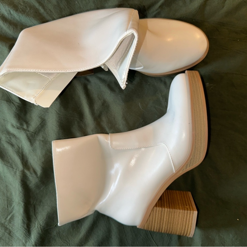 Elegant White Women's Boots